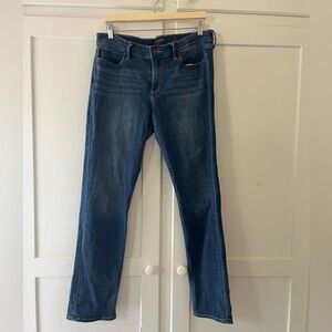 Lucky Brand Women’s Mid Rise Sweet Straight Jeans 12 / 31R Medium Dark Wash